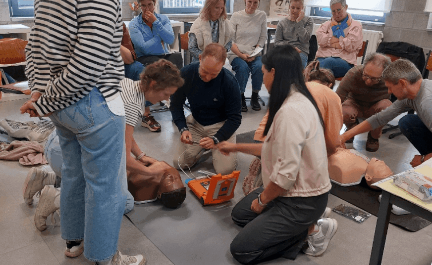 Reanimatiecursus voor medewerkers Sint-Gummaruscollege